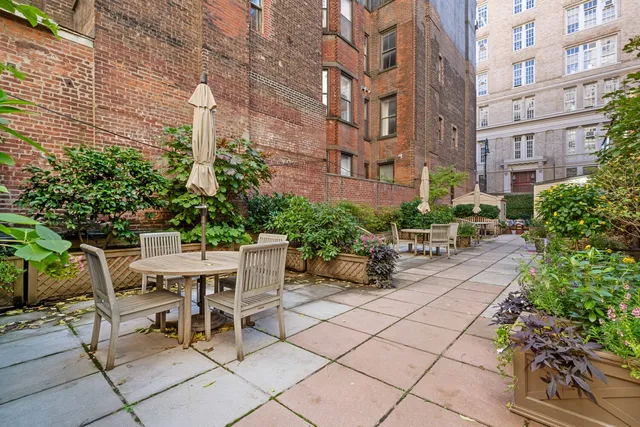 $569,000 | 130 East 18th Street, Unit 14J | Gramercy