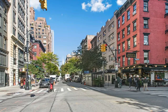 $569,000 | 130 East 18th Street, Unit 14J | Gramercy