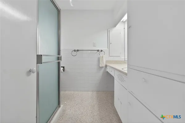 a view of walk in closet