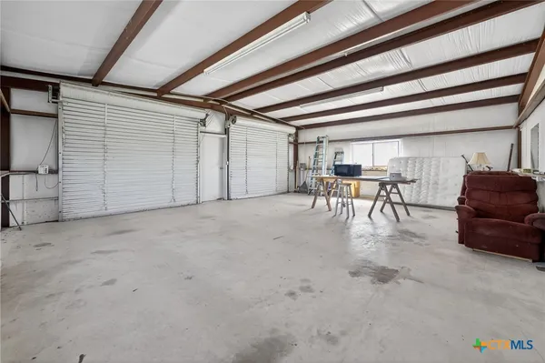 a view of livingroom with furniture