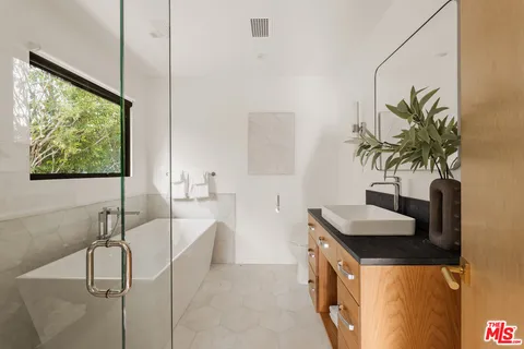 $4,595,000 | 803 Country Club Drive, Ojai, CA 93023