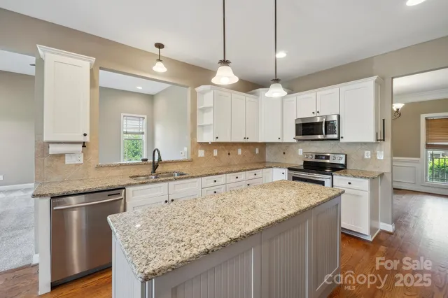 $695,000 | 8137 Caliterra Drive, Charlotte, NC 28227