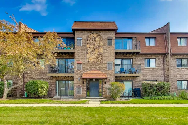 $229,500 | 111 West Brandon Court, Unit E24, Palatine, IL 60067