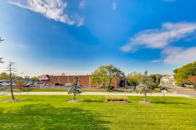 $229,500 | 111 West Brandon Court, Unit E24, Palatine, IL 60067