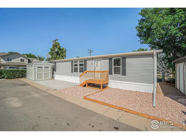 a house view with a backyard space