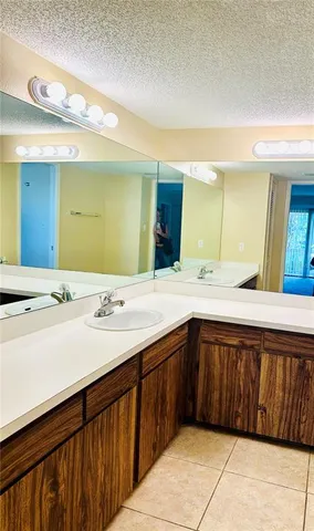 $250,000 | 2208 Bahia Vista Street, Unit F1, Sarasota, FL 34239