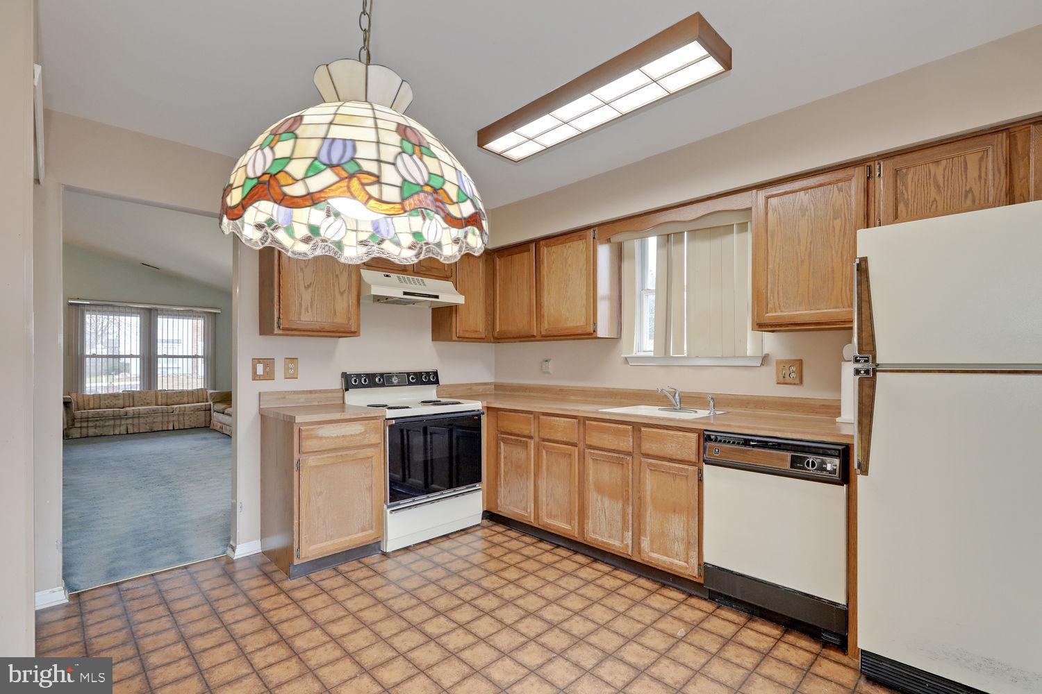 10 Cameron Circle Laurel Springs, NJ 08021 - Photo 13 of 32 Kitchen