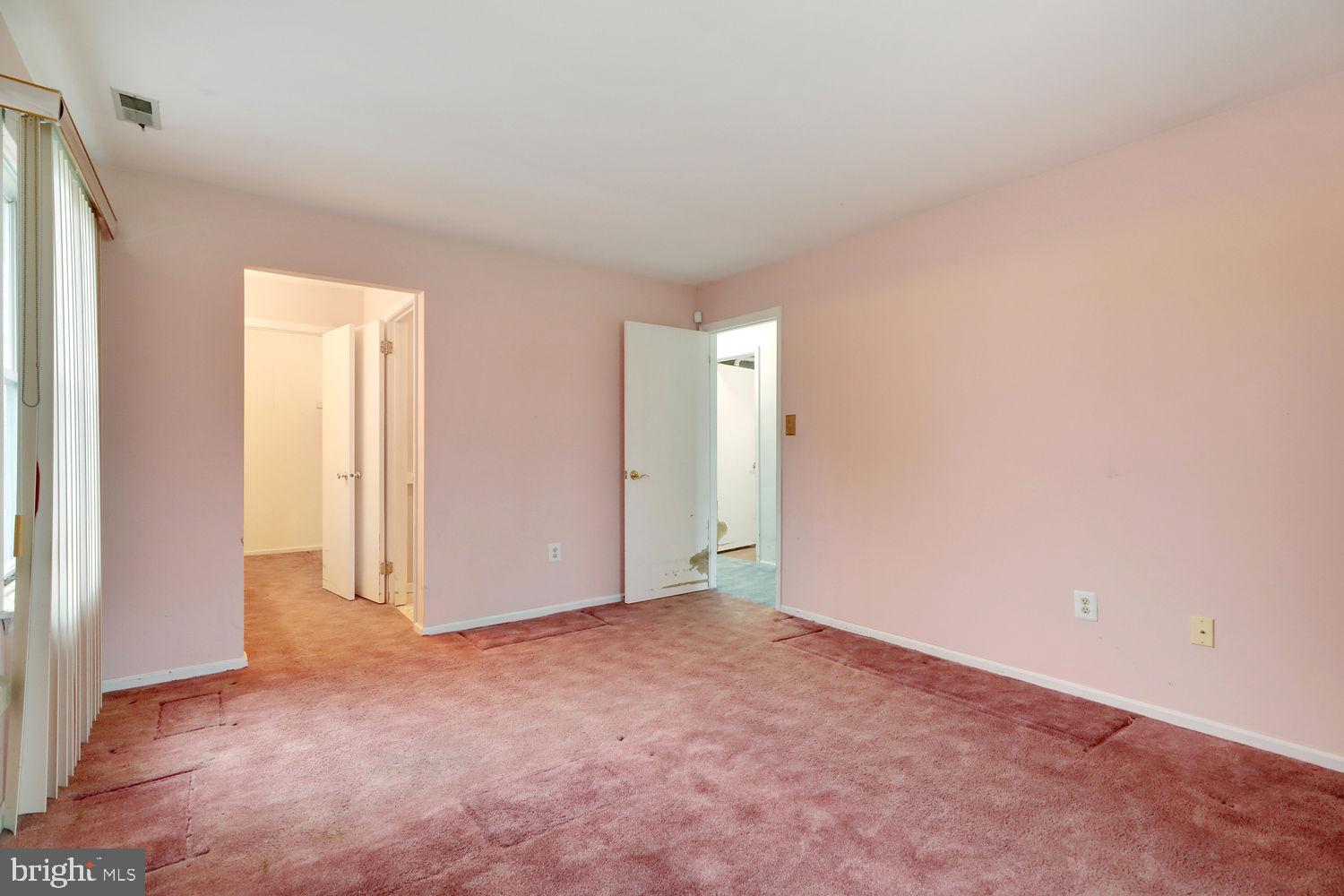 10 Cameron Circle Laurel Springs, NJ 08021 - Photo 18 of 32 Primary Bedroom with En Suite