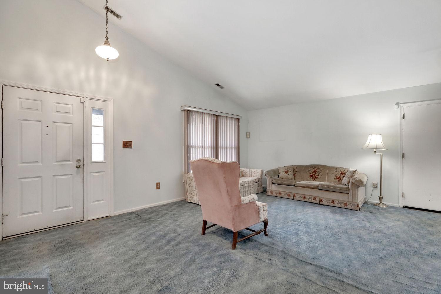10 Cameron Circle Laurel Springs, NJ 08021 - Photo 6 of 32 Living Room