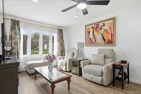 $874,900 | 44 Steven Place, Smithtown, NY 11787