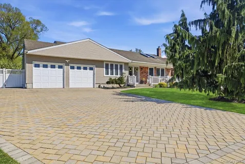 $874,900 | 44 Steven Place, Smithtown, NY 11787