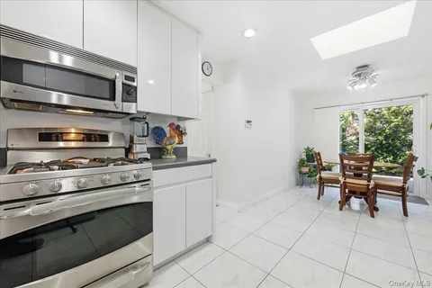 $874,900 | 44 Steven Place, Smithtown, NY 11787