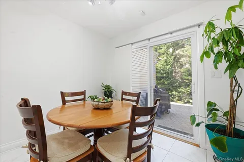 $874,900 | 44 Steven Place, Smithtown, NY 11787