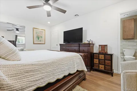 $874,900 | 44 Steven Place, Smithtown, NY 11787