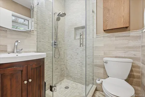 $874,900 | 44 Steven Place, Smithtown, NY 11787