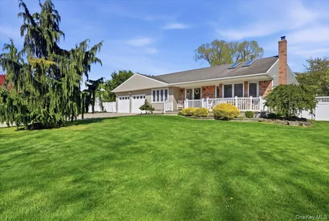 $874,900 | 44 Steven Place, Smithtown, NY 11787