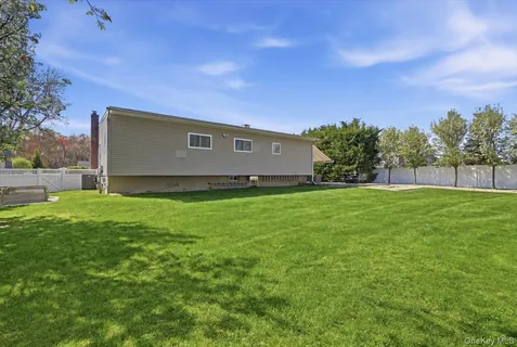 $874,900 | 44 Steven Place, Smithtown, NY 11787