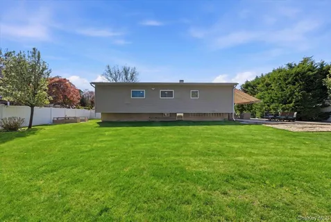 $874,900 | 44 Steven Place, Smithtown, NY 11787