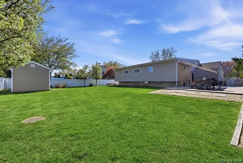 $874,900 | 44 Steven Place, Smithtown, NY 11787