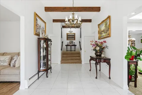 $874,900 | 44 Steven Place, Smithtown, NY 11787