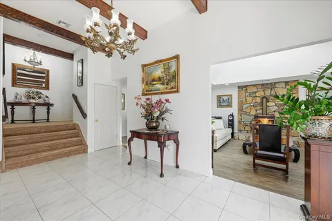 $874,900 | 44 Steven Place, Smithtown, NY 11787