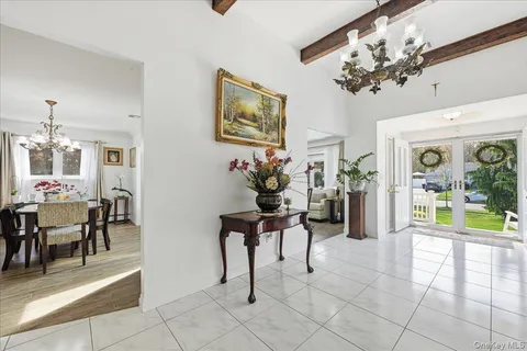 $874,900 | 44 Steven Place, Smithtown, NY 11787