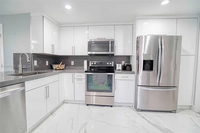 $3,950 | 1261 Presidio Drive, Unit 542, Weston, FL 33327