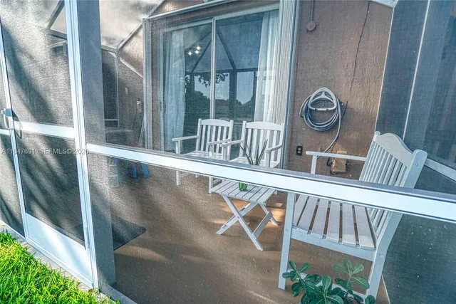 $3,950 | 1261 Presidio Drive, Unit 542, Weston, FL 33327