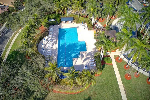 $3,950 | 1261 Presidio Drive, Unit 542, Weston, FL 33327