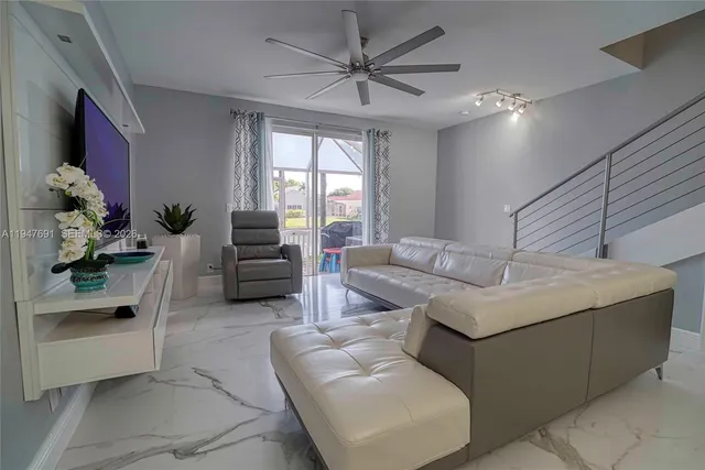 $3,950 | 1261 Presidio Drive, Unit 542, Weston, FL 33327