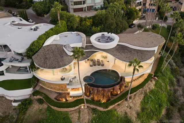 $14,750,000 | 7455 Hillside Drive, La Jolla, CA 92037