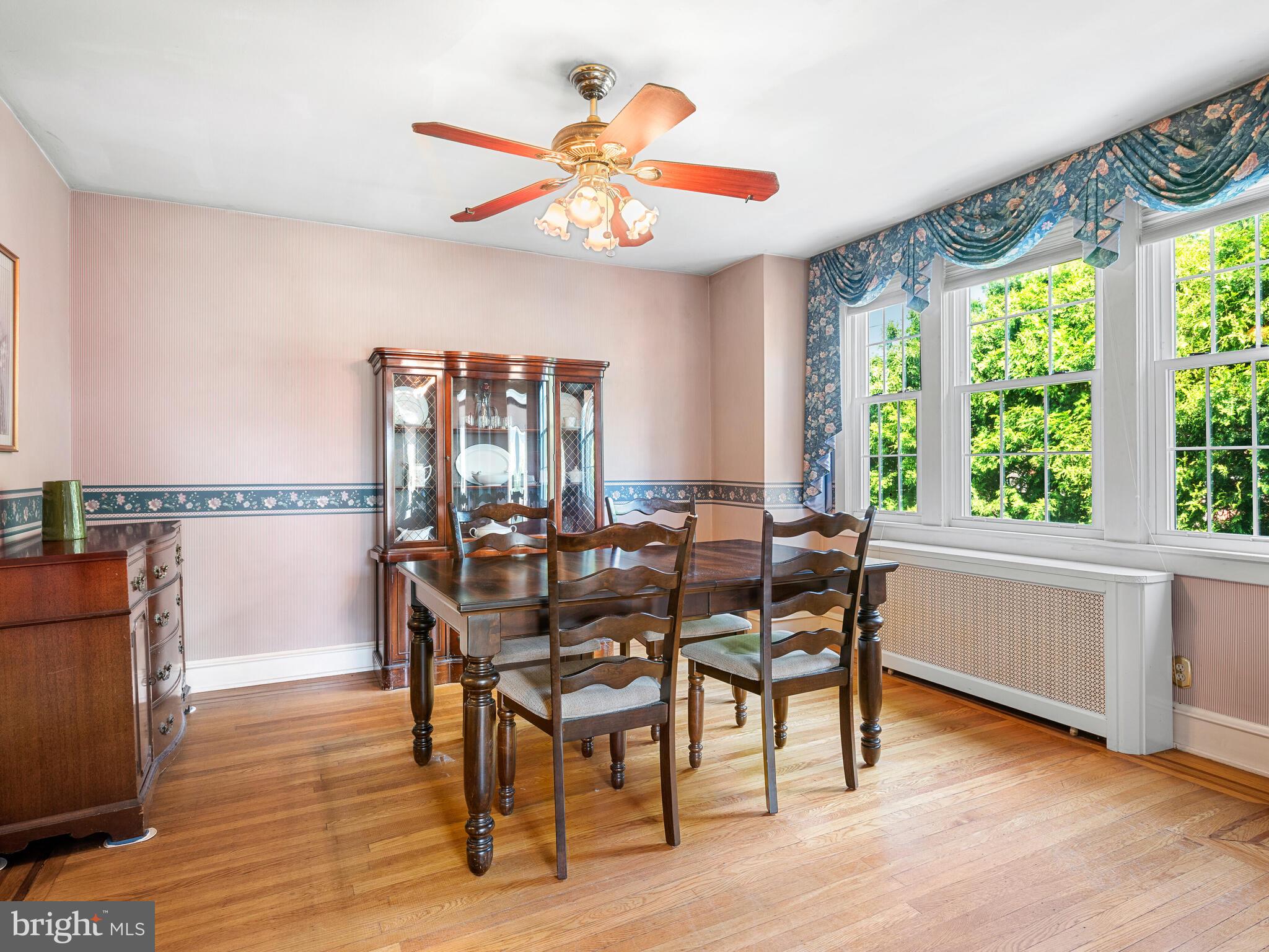 142 South Eagle Road Havertown, PA 19083 - Photo 3 of 29