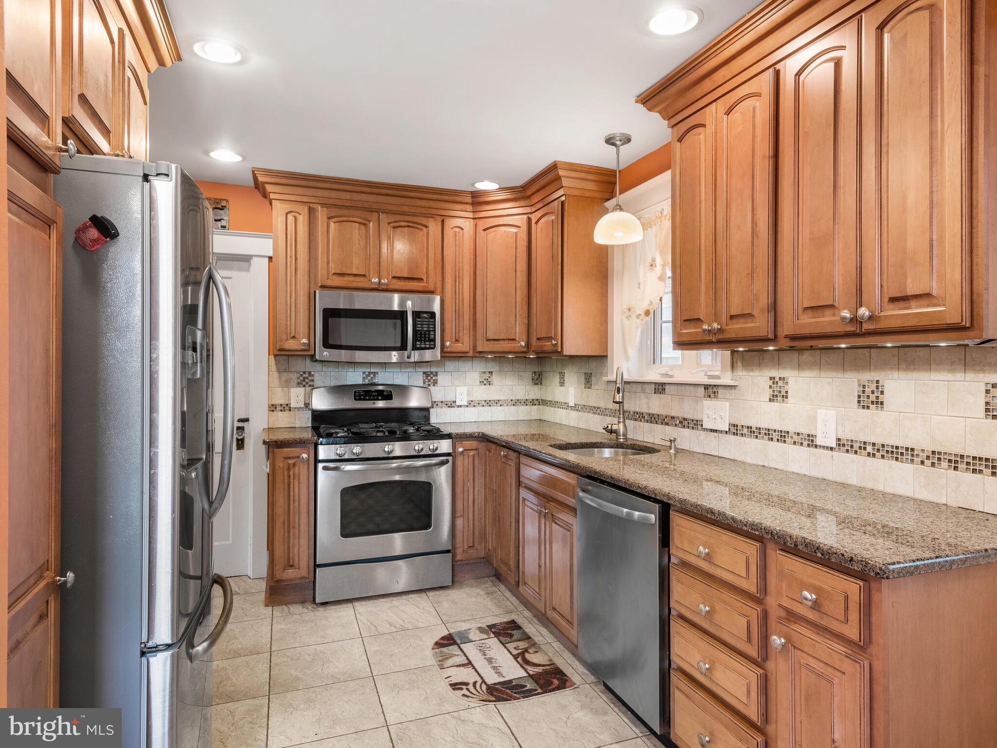 142 South Eagle Road Havertown, PA 19083 - Photo 4 of 29