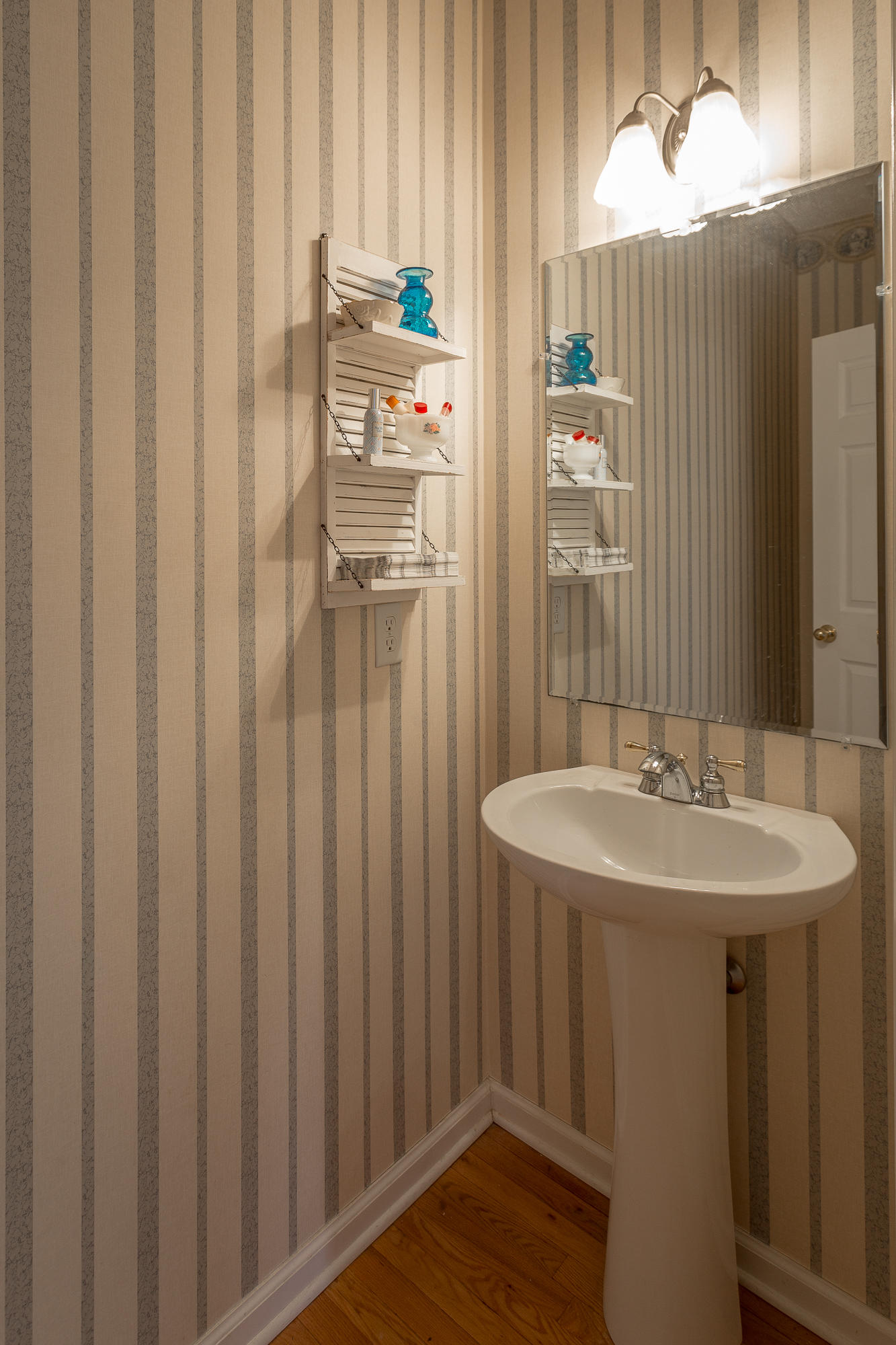 8557 Pershing Road Chattanooga, TN 37421 - Photo 25 of 47 Powder Room
