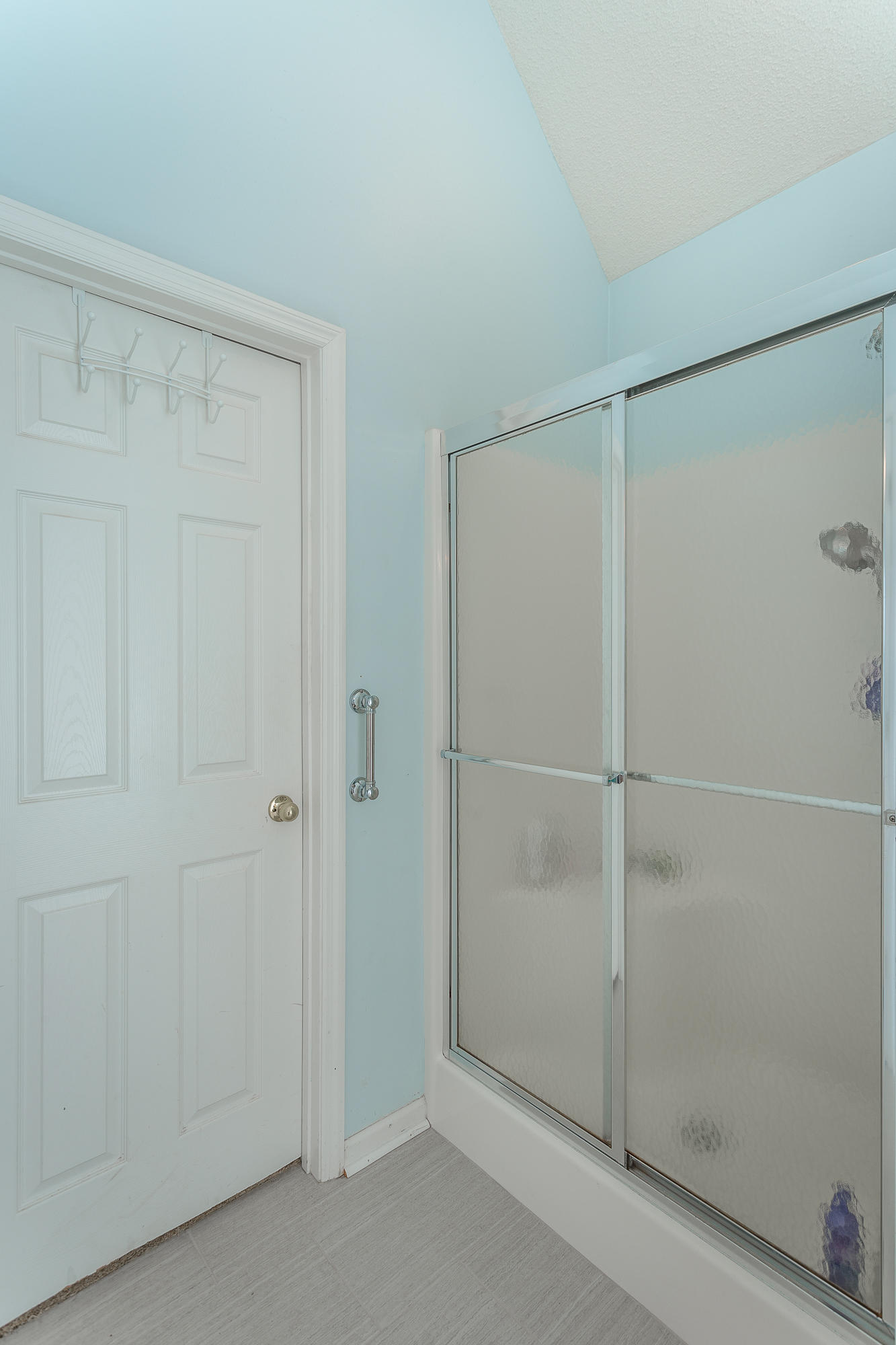 8557 Pershing Road Chattanooga, TN 37421 - Photo 31 of 47 Shower and Walk-in Closet