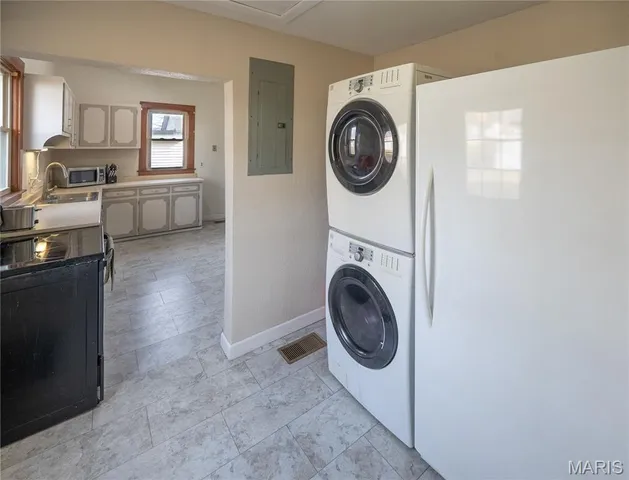 $179,900 | 516 East Maple Street, Scott City, MO 63780