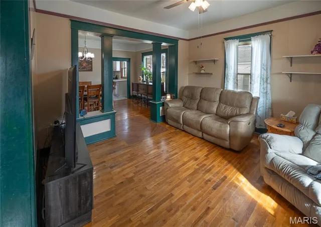 $179,900 | 516 East Maple Street, Scott City, MO 63780