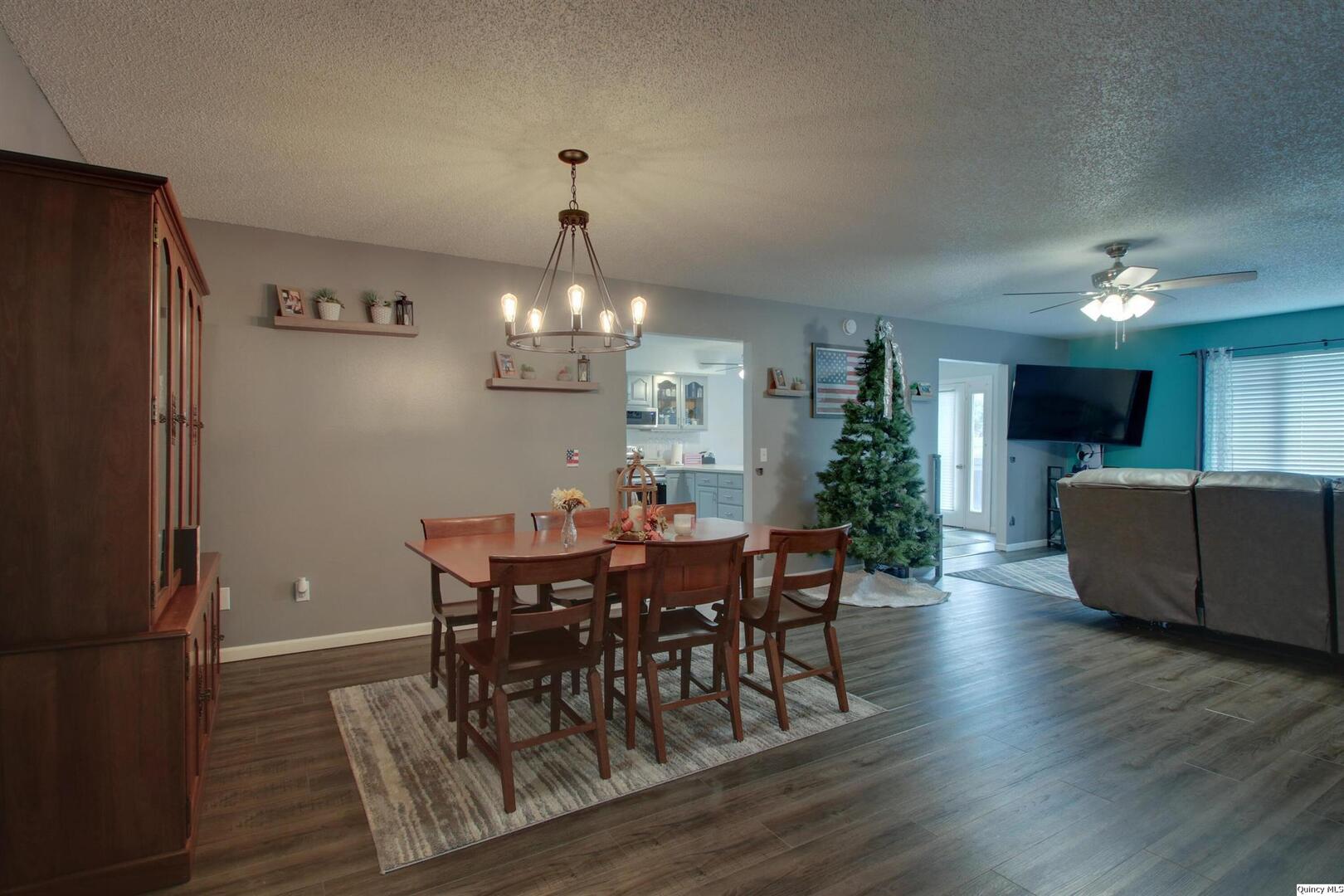 3012 Bluff Ridge Drive Quincy, IL 62305 - Photo 12 of 24