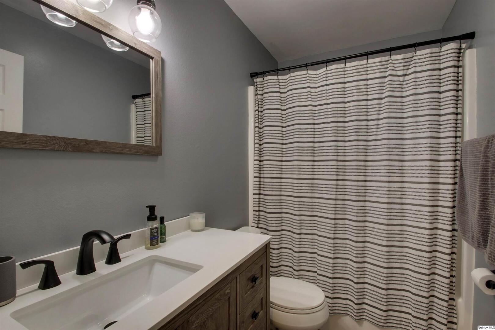 3012 Bluff Ridge Drive Quincy, IL 62305 - Photo 19 of 24