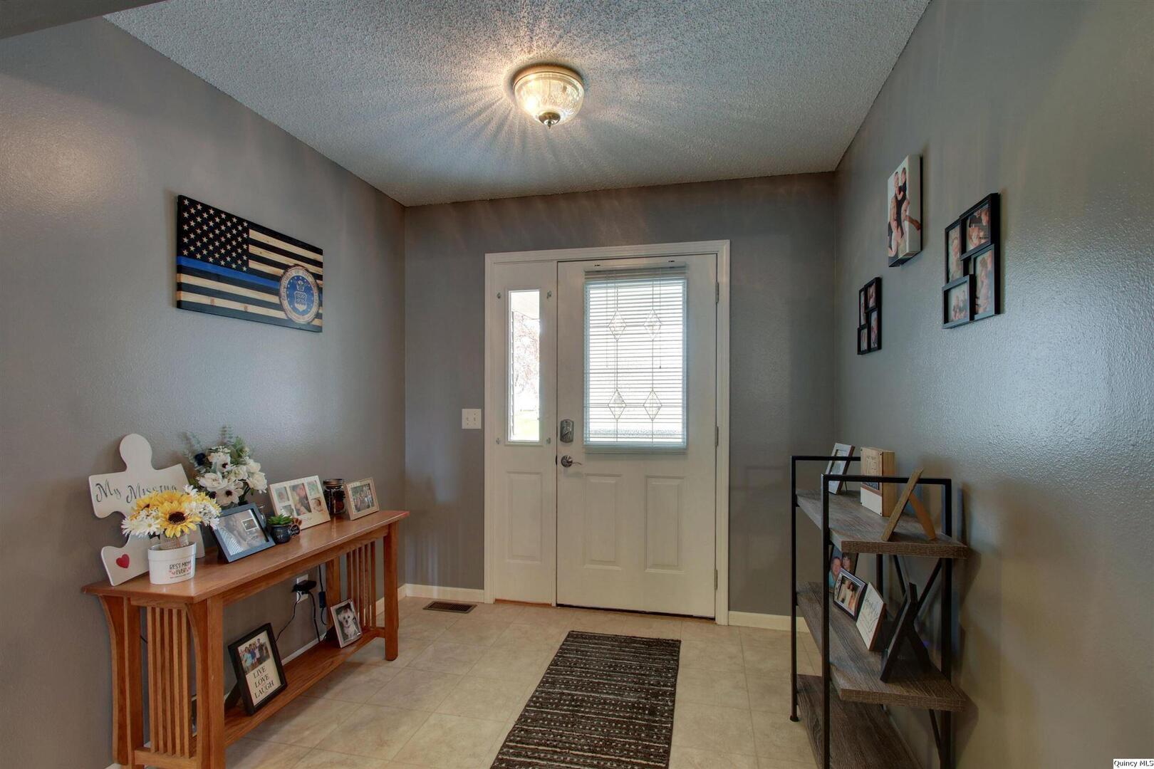 3012 Bluff Ridge Drive Quincy, IL 62305 - Photo 7 of 24