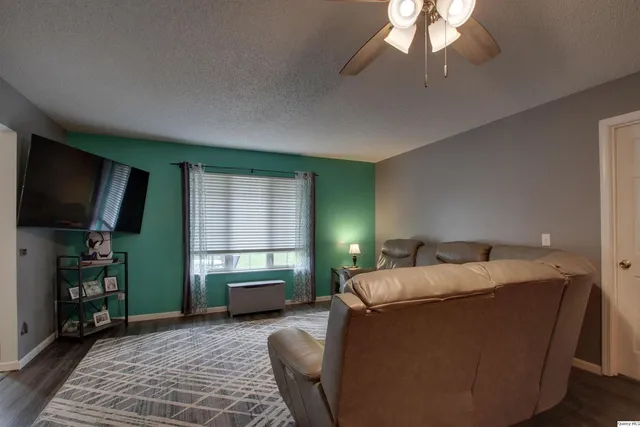 $229,900 | 3012 Bluff Ridge Drive, Quincy, IL 62305