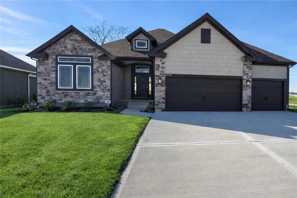 $599,999 | 10224 Winchester Avenue, Kansas City, MO 64156