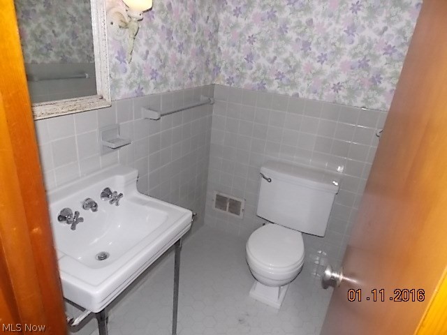 2015 Natona Road Euclid, OH 44117 - Photo 5 of 15