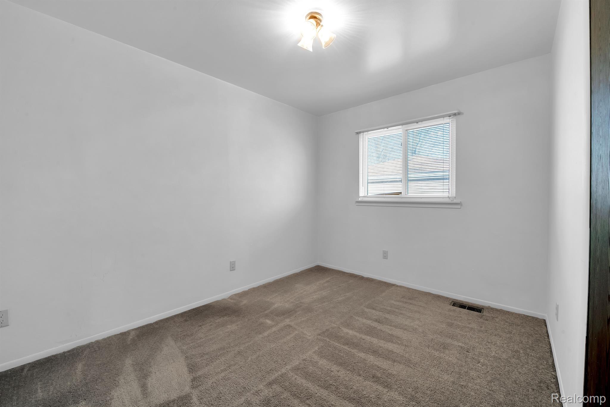 23776 Trail Ridge Drive Romulus, MI 48174 - Photo 9 of 19 Gallery Image 9