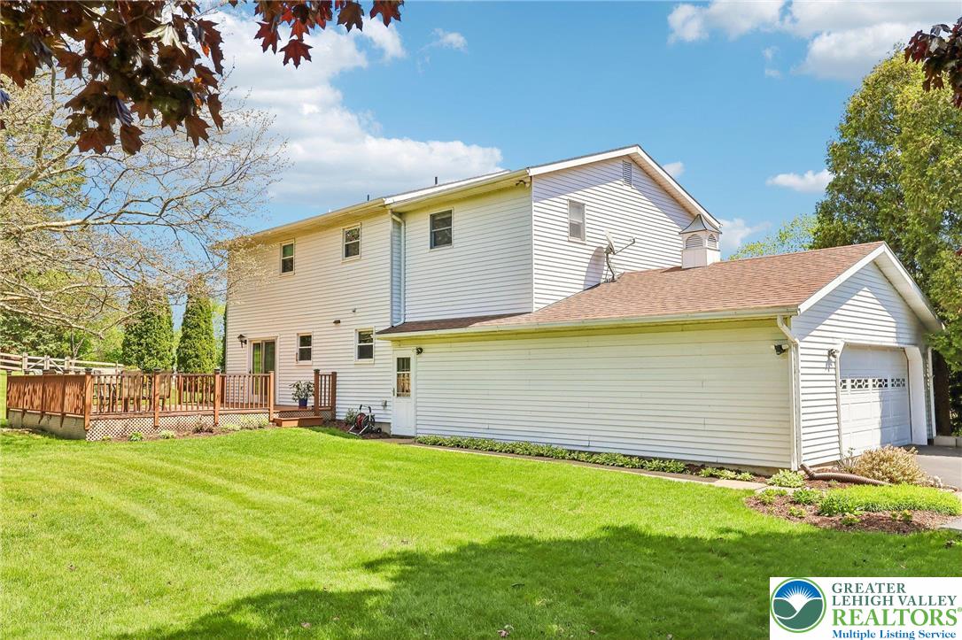574 Carol Lane Bath, PA 18014 - Photo 42 of 46 a front view of house with yard