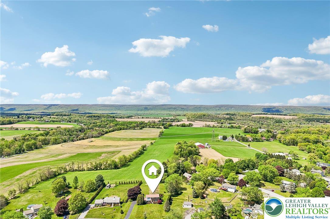 574 Carol Lane Bath, PA 18014 - Photo 44 of 46 a view of an ocean and a city