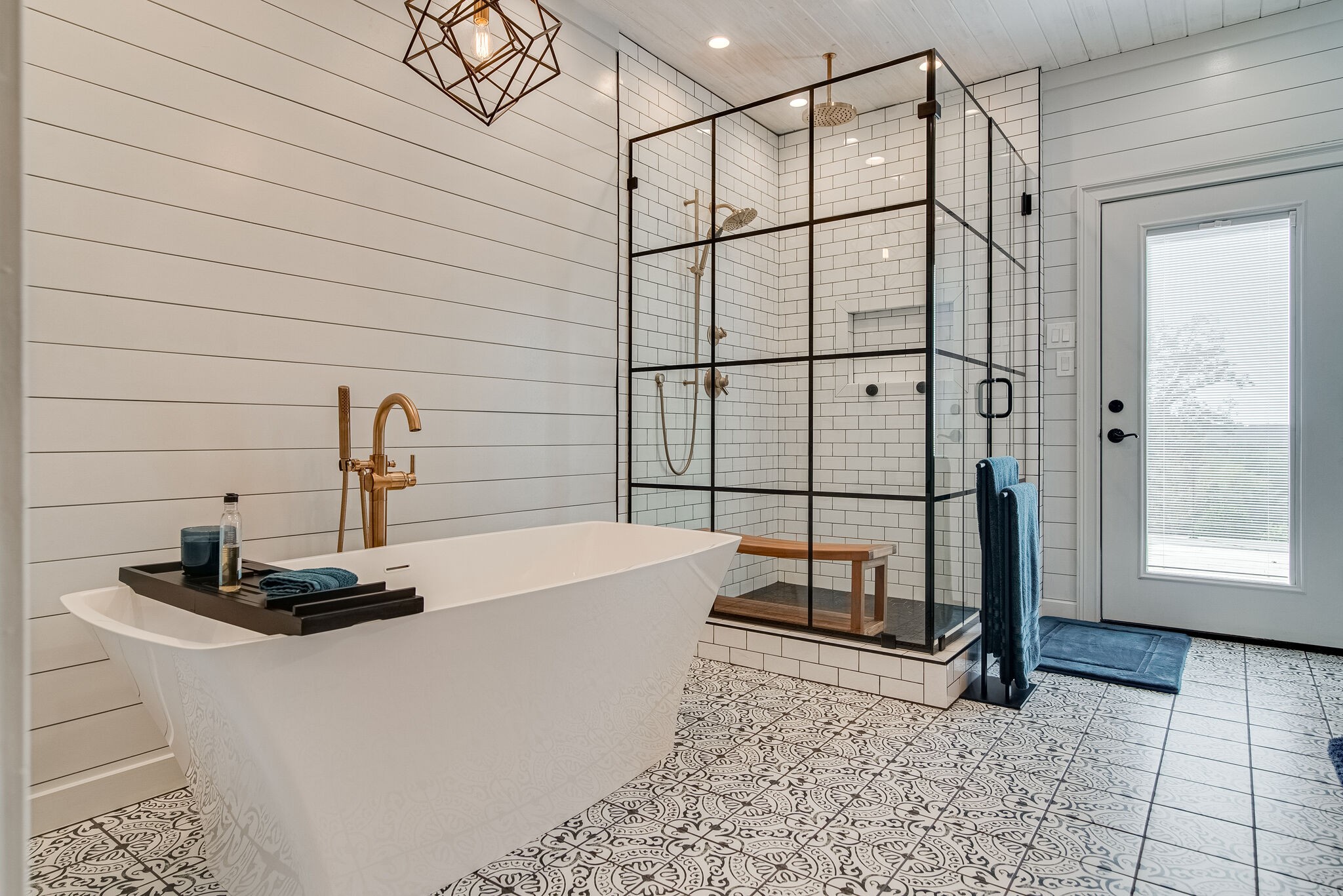 297 Vanderbilt Road Mount Juliet, TN 37122 - Photo 22 of 50 a bathroom with a bathtub