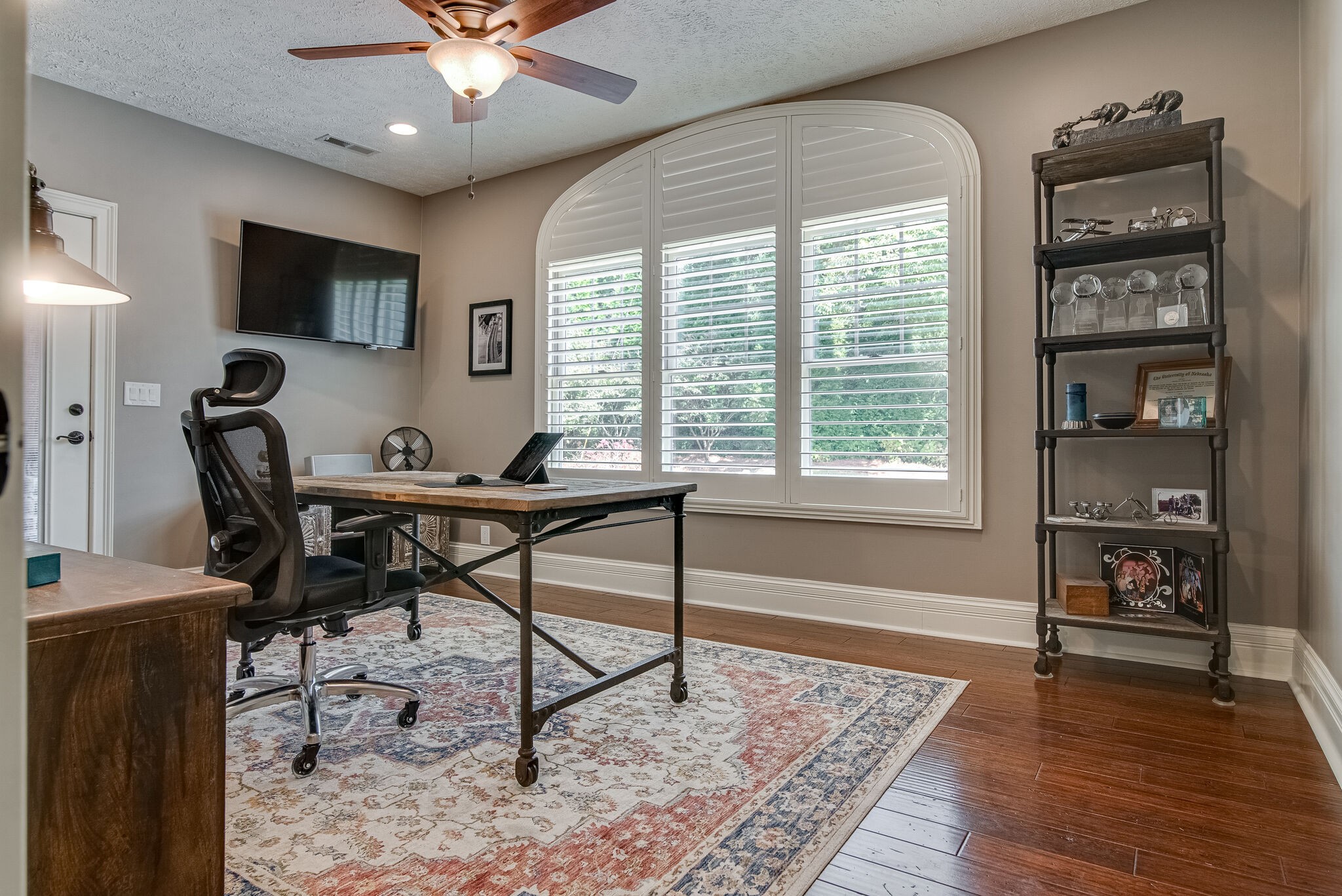 297 Vanderbilt Road Mount Juliet, TN 37122 - Photo 28 of 50 a workspace with wooden floor