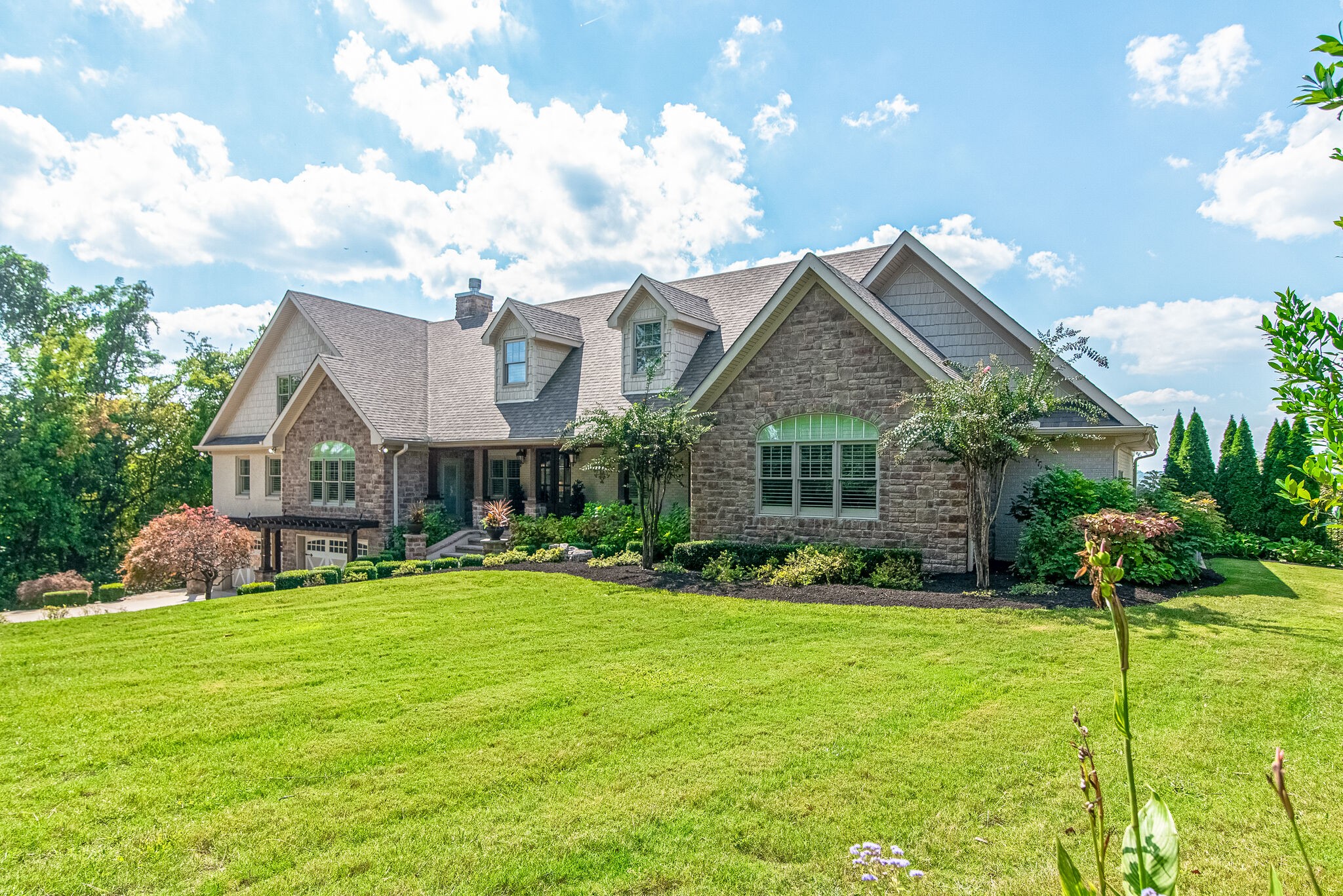 297 Vanderbilt Road Mount Juliet, TN 37122 - Photo 4 of 50 a front view of house with yard and green space