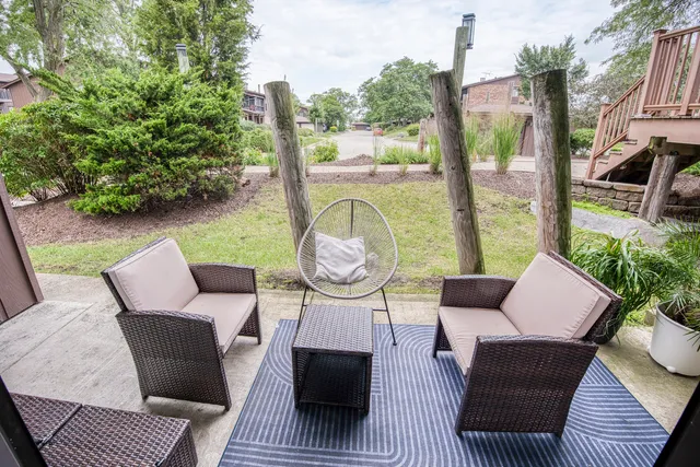 $220,000 | 47 West Pier Drive, Unit 102, Westmont, IL 60559